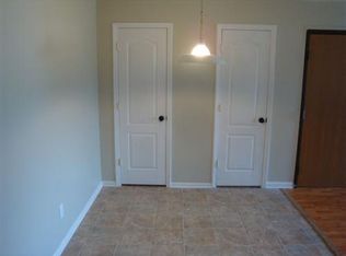 3017 S Waverly Rd APT 10, Lansing, MI 48911