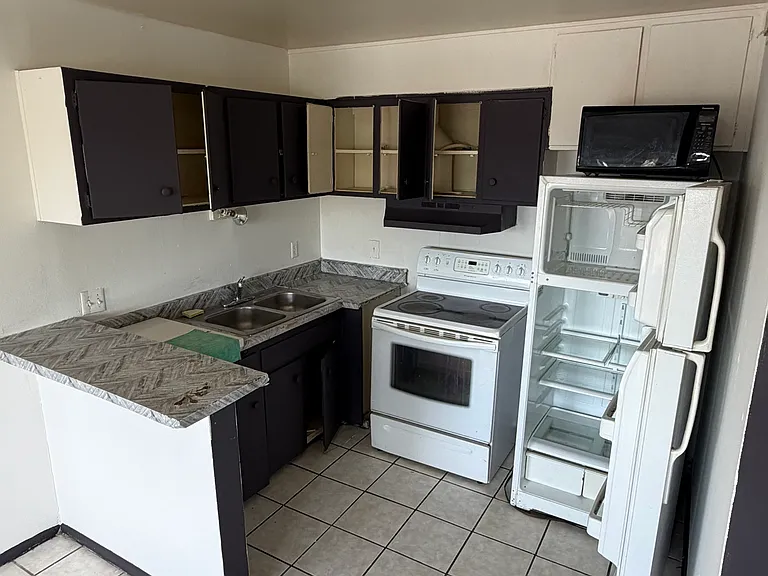 536 North Cir #4 — Photo 14