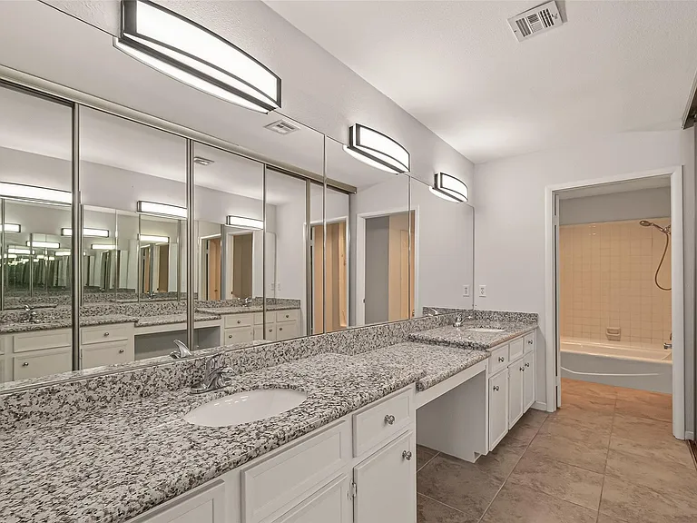 7655 S Braeswood Blvd #47 — Photo 18