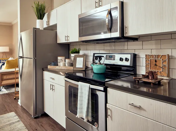 Victoria Arbors Apartment Homes