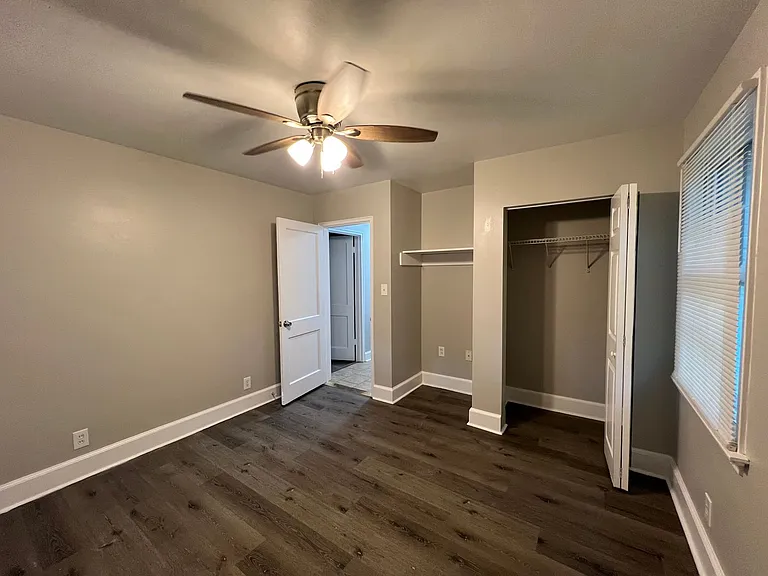 2521 Chestnut St — Photo 9