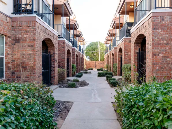 2111 Main St, Lubbock, TX 79401