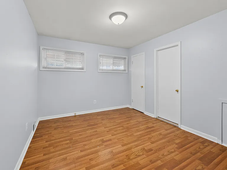 140 Hubbard St — Photo 16