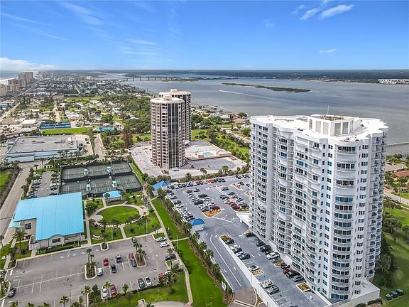 4th image of 2 OCEANS WEST BLVD #300