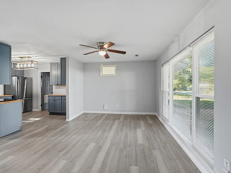 308 Harolds Dr NW — Photo 7