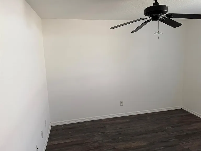 1874 SW Capehart Ave — Photo 10