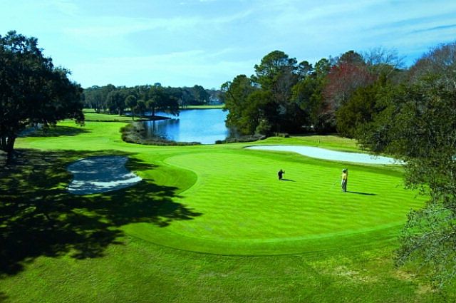 2nd image of 19 Country Club Ct