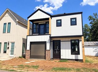 16 S Howard St, Edmond, OK 73003