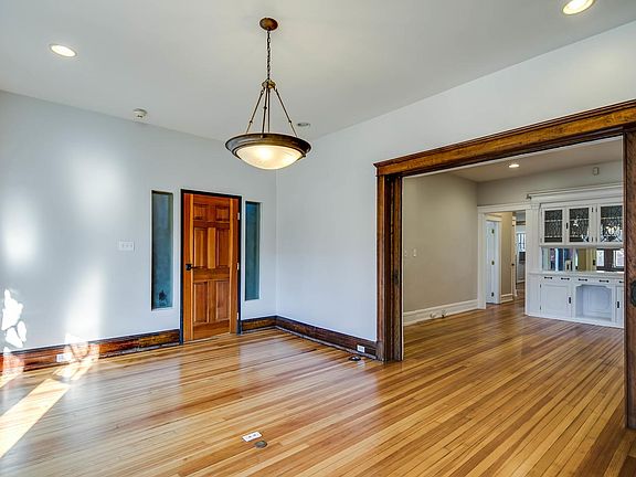4th image of 1650 Emerson St Floor 2