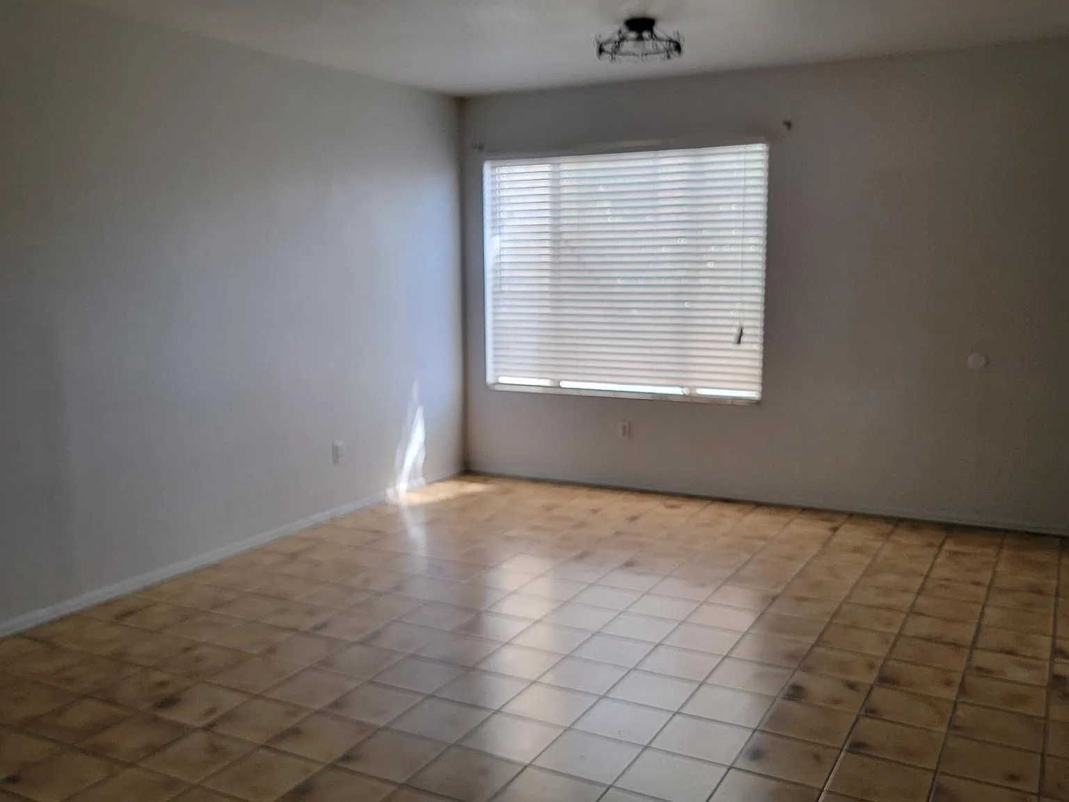 2240 S Elks Ln — Photo 4