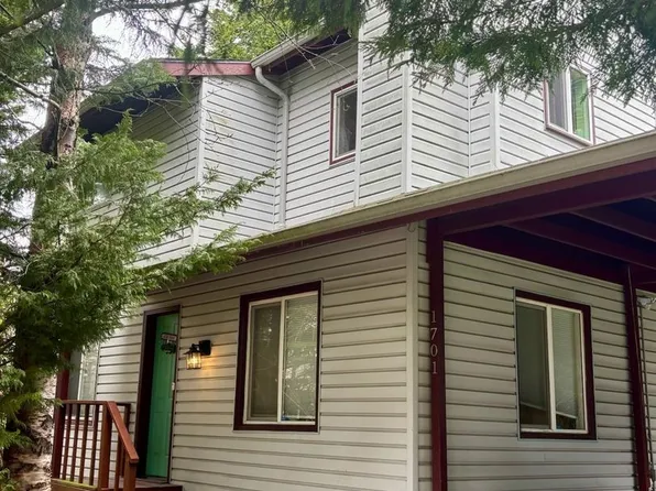 1701 30th St, Bellingham, WA 98225