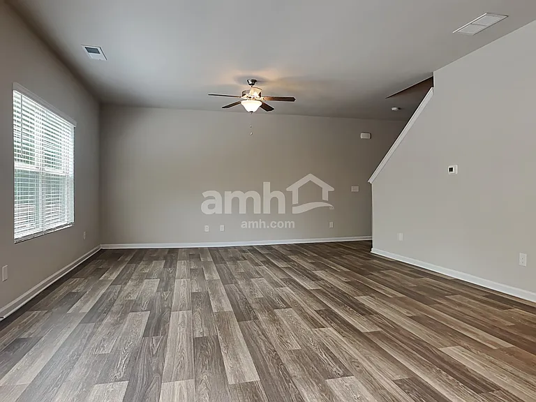 338 Winston Cir — Photo 6