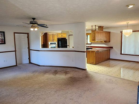 2nd image of 90 Gapway Ln