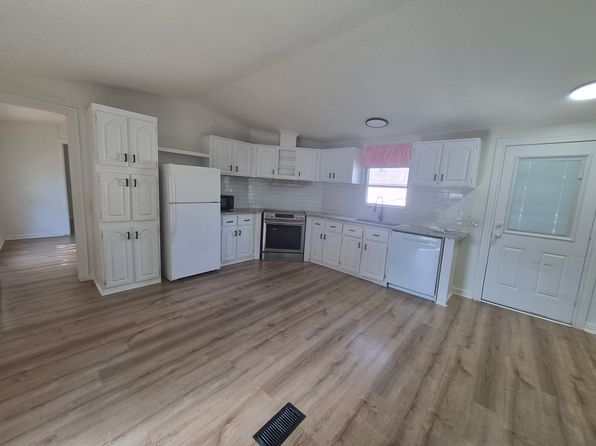 5714 Shoreline Cir S