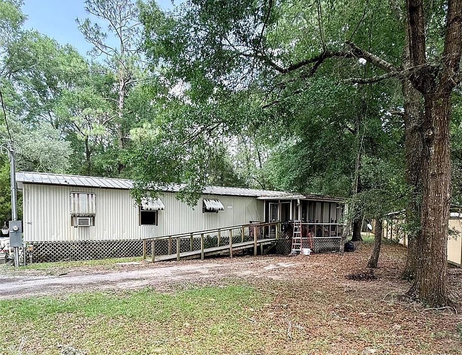1st image of 4667 NE 140th Ct