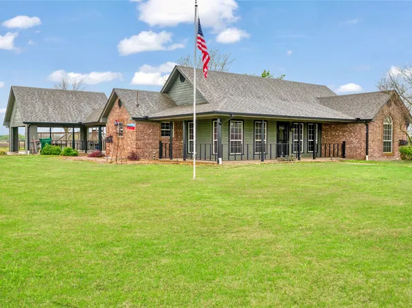 669 Clarksdale St, Deport, TX 75435