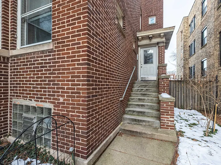 1434 W Jonquil Ter #3 — Photo 2
