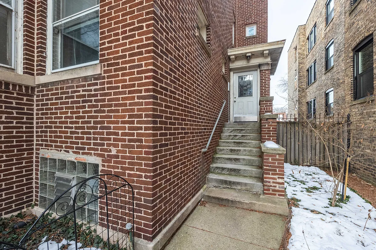 Building Photo - 1434 W Jonquil Ter #3