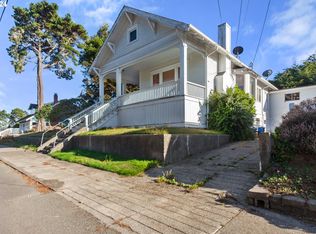 840 1st St SE, Bandon, OR