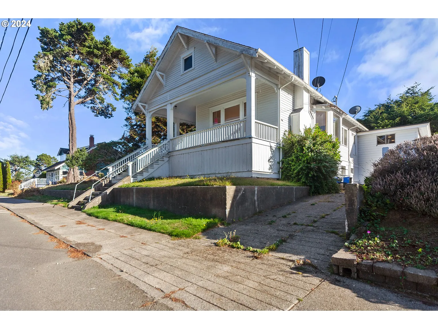 840 1st St SE photo 1