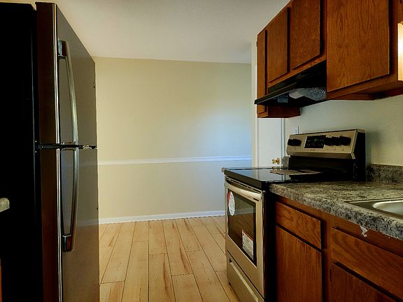 3rd image of 2526 Gravois Rd #C