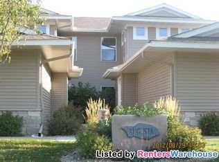 1199 Gallery Ln, Chaska, MN 55318