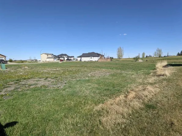 1502 Whispering Dr, Vulcan, AB T0L 2B0