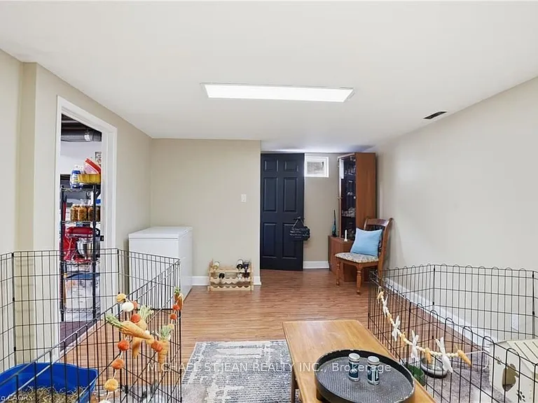 282 Roach Ave — Photo 37