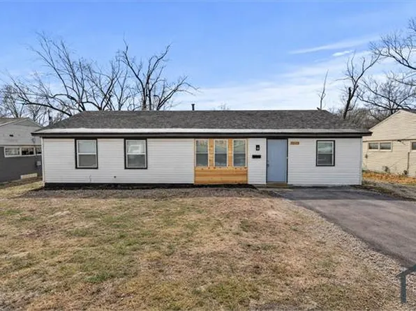 4645 E 43rd Ter, Kansas City, MO 64130