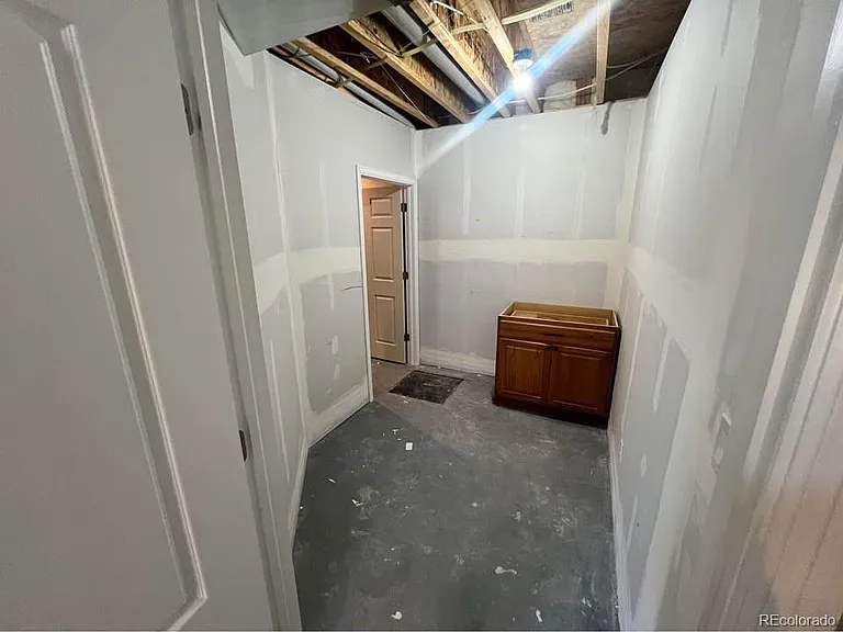 6250 S Newbern Way — Photo 6