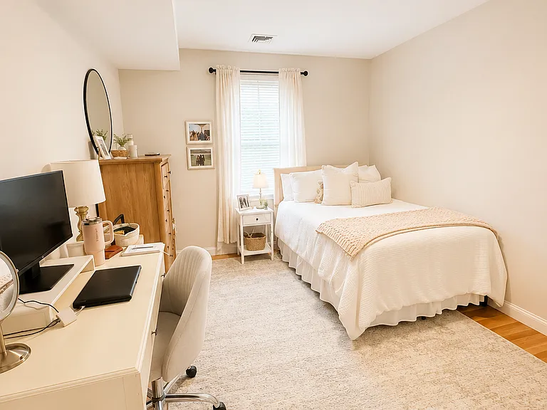 393 W Broadway #6 — Photo 4