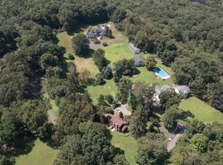 89 Corliss Ln, Cheshire, CT 06410