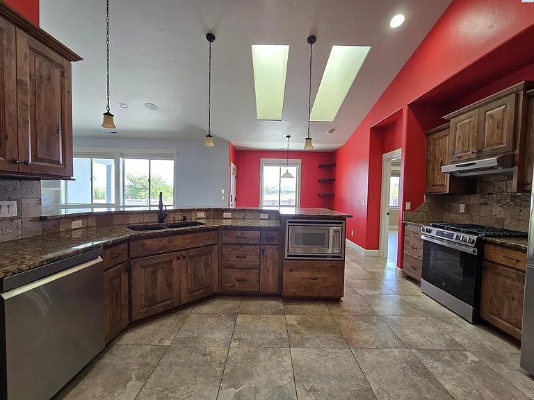 2914 Karlee Dr — Photo 10