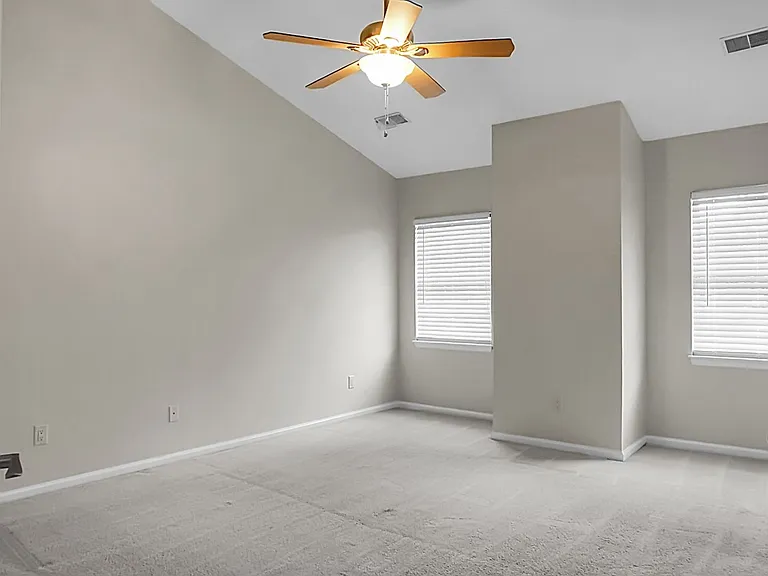 3274 Middleburry Ln — Photo 44