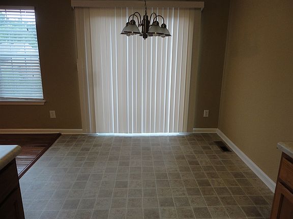 4th image of 1037 Glen Chase Dr