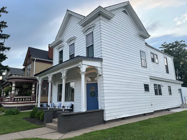 1207 E Spring St #B, New Albany, IN 47150