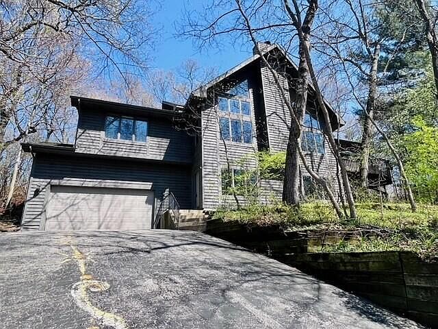 1st image of 105 S Merrivale Ave