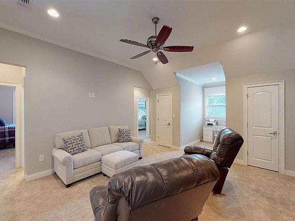 3rd image of 8207 Noah Ave