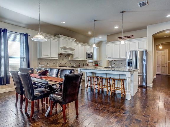 5th image of 4517 Avenida Ln