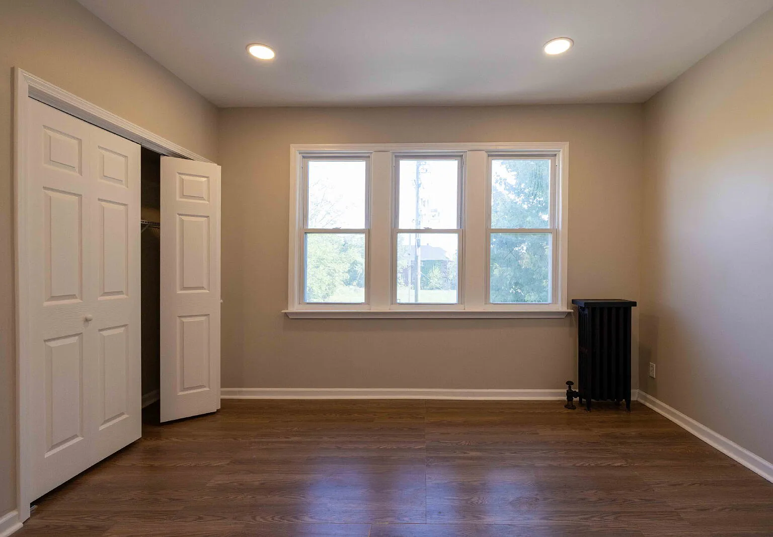 2 bed, 1.0 bath, $950 — Photo 3