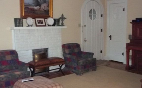 4th image of 325 Roosevelt Ave