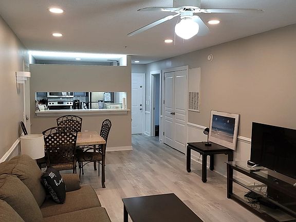 2nd image of 1411 Collegiate Cir APT 104