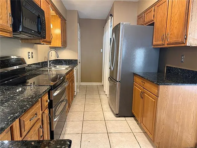 2 bed, 2.5 bath, 1783 sqft, $1,700 — Photo 2