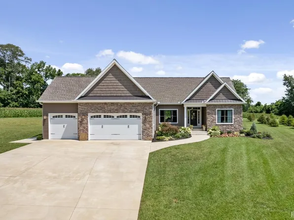 2364 E Azteca Dr, Vincennes, IN 47591