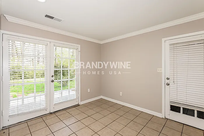 883 Timbervale Ln — Photo 5