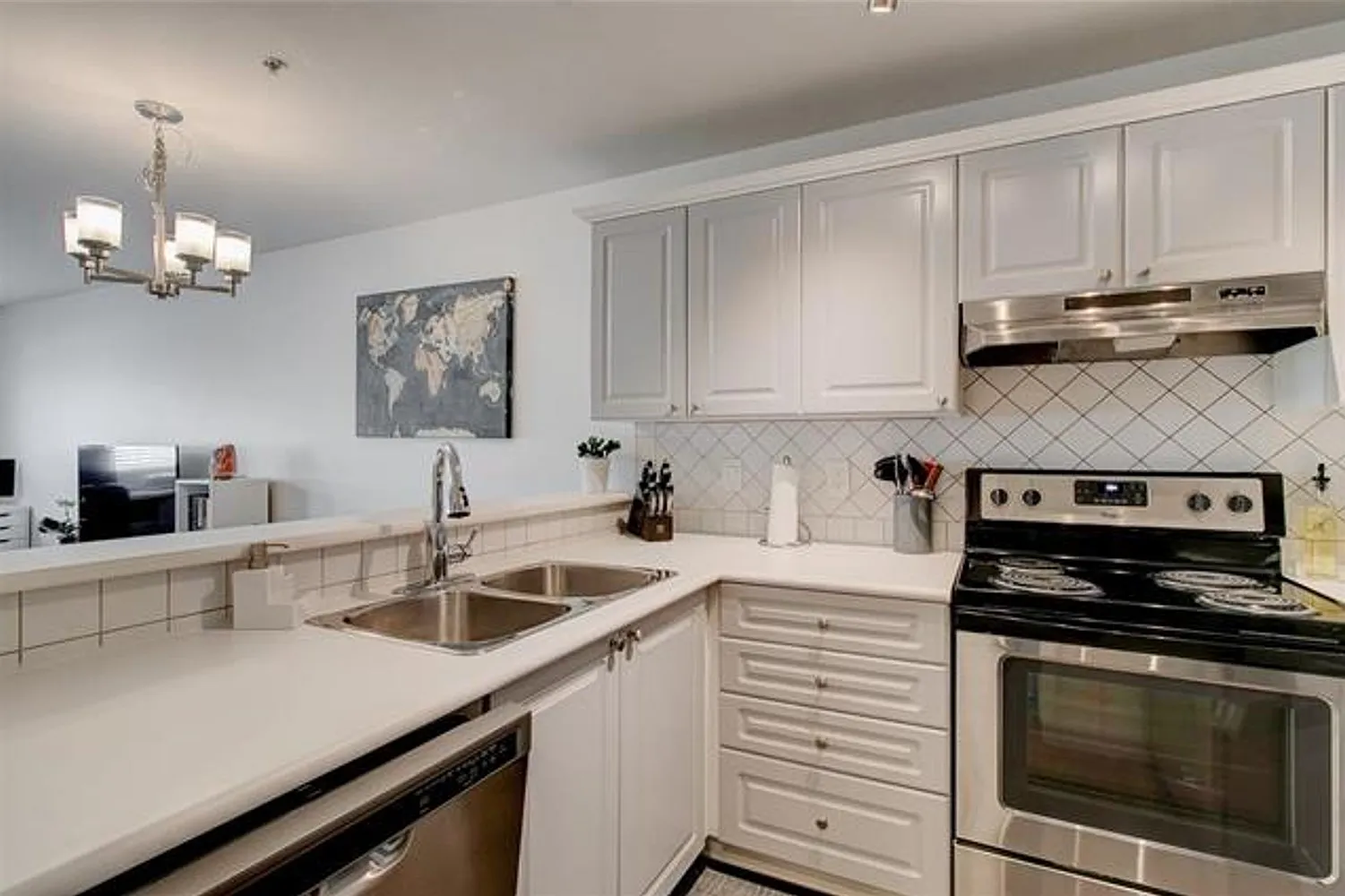 1 bed, 700 sqft, $2,000 — Photo 3