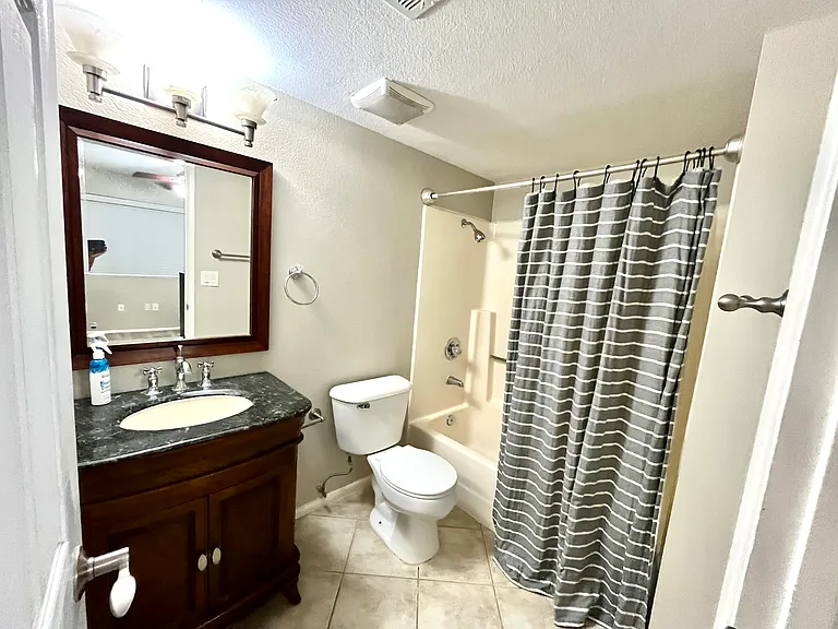 1014 E Spence Ave — Photo 26