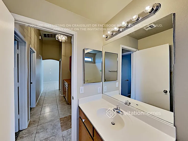 7039 S 19th St — Photo 15