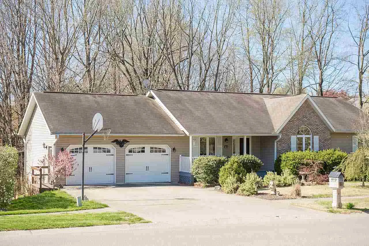 3815 S Laura Way photo 1