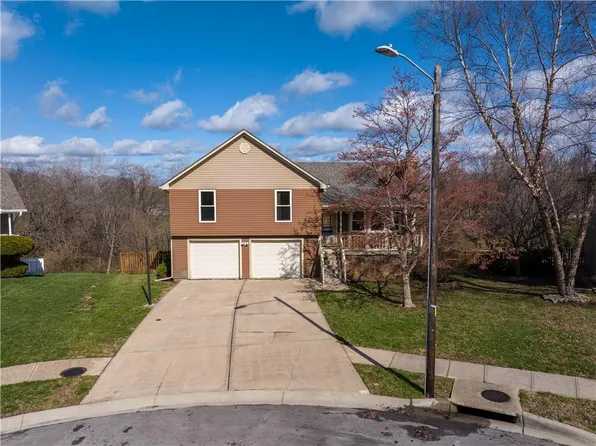 2501 NE Dale Hunter Trl, Lees Summit, MO 64086